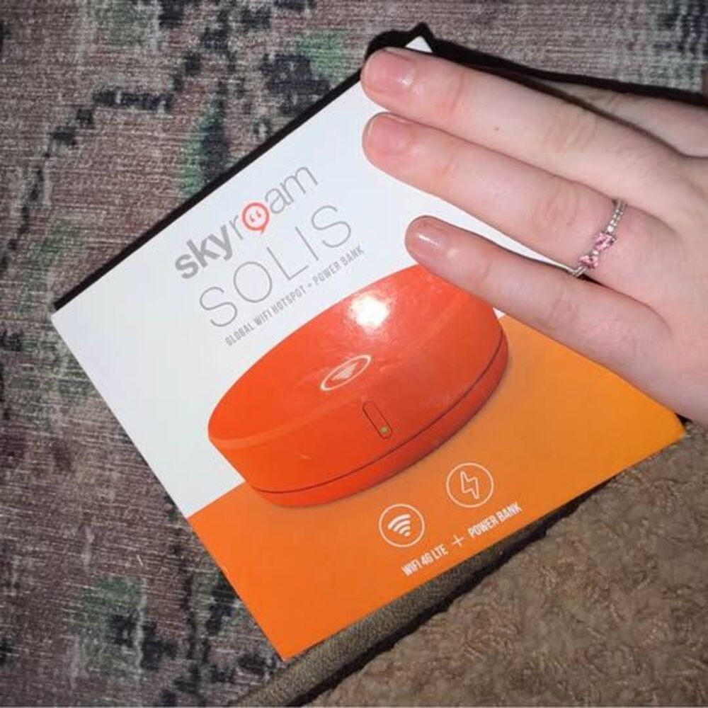 Skyroam Solis Global WiFi Hotspot + Power Bank